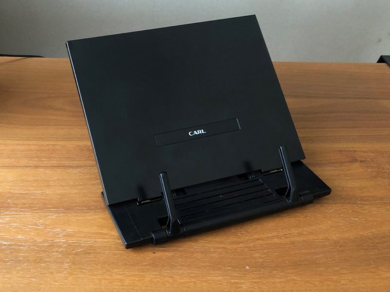 カール事務器のブックスタンド写真